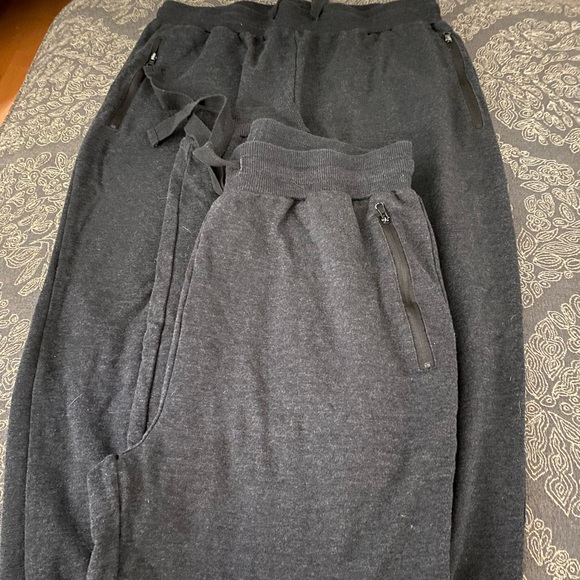 2 pair grey sweatpants joggers, zipper pockets , size medium - Picture 3 of 8